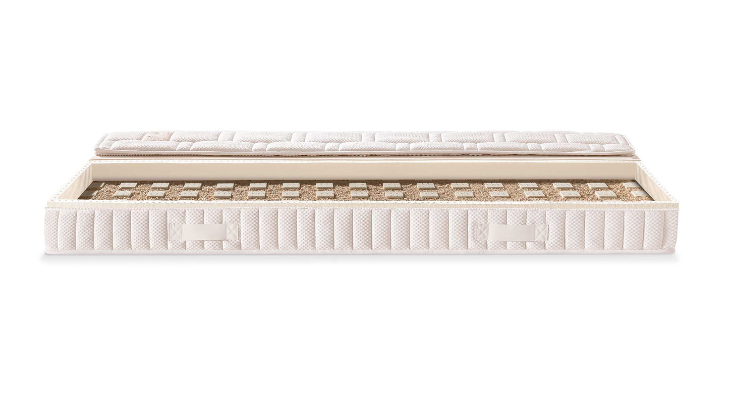 Naturmatratze mit Zirbenfüllung.