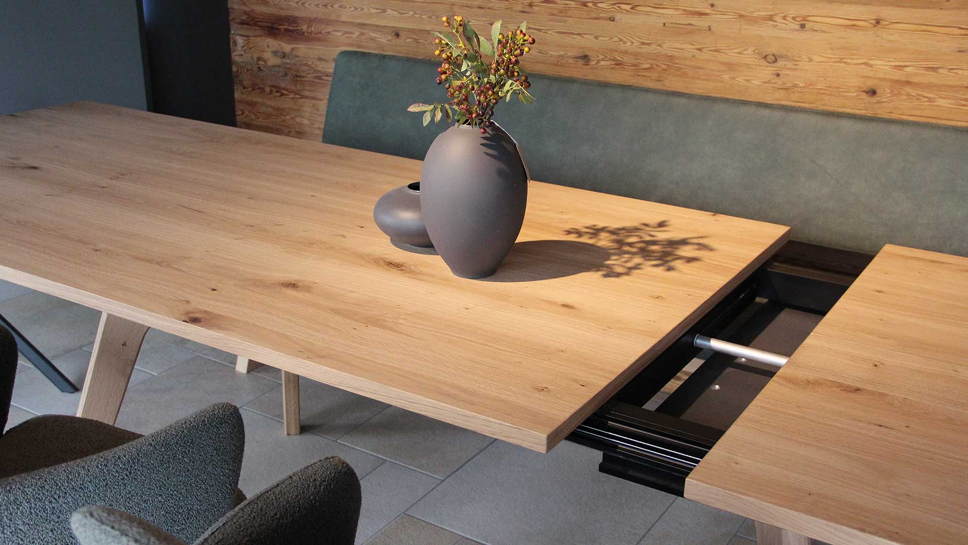 Ausziehtisch aus Holz