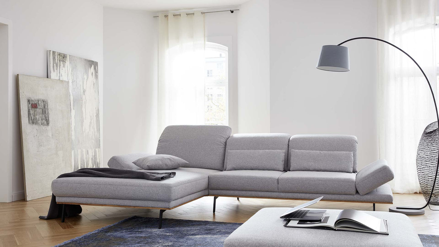 couchgarnitur-couch-sofa-stoff-grau-massivholz-gestell-metallfuesse-fuesse-metall-metallkufe-sitztiefenverstellung-kopfteilverstellung-armlehnenverstellung-hocker-polstergarnitur