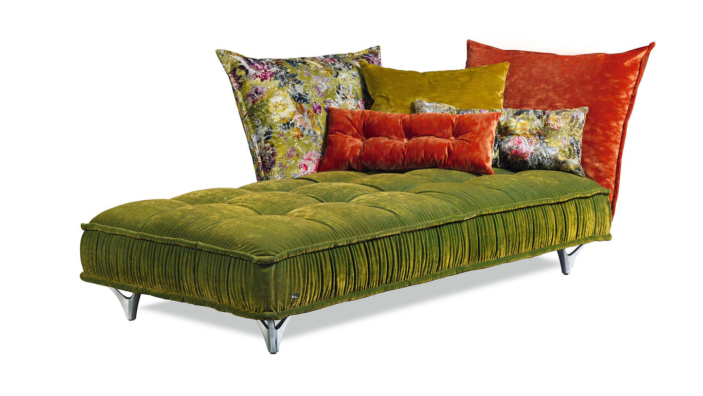couchgarnitur-couch-recamiere-bretz-stoff-velours-gruen-gelb-orange-gemustert-blumen-gerafft-polstergarnitur-fuesse-metall-chrom