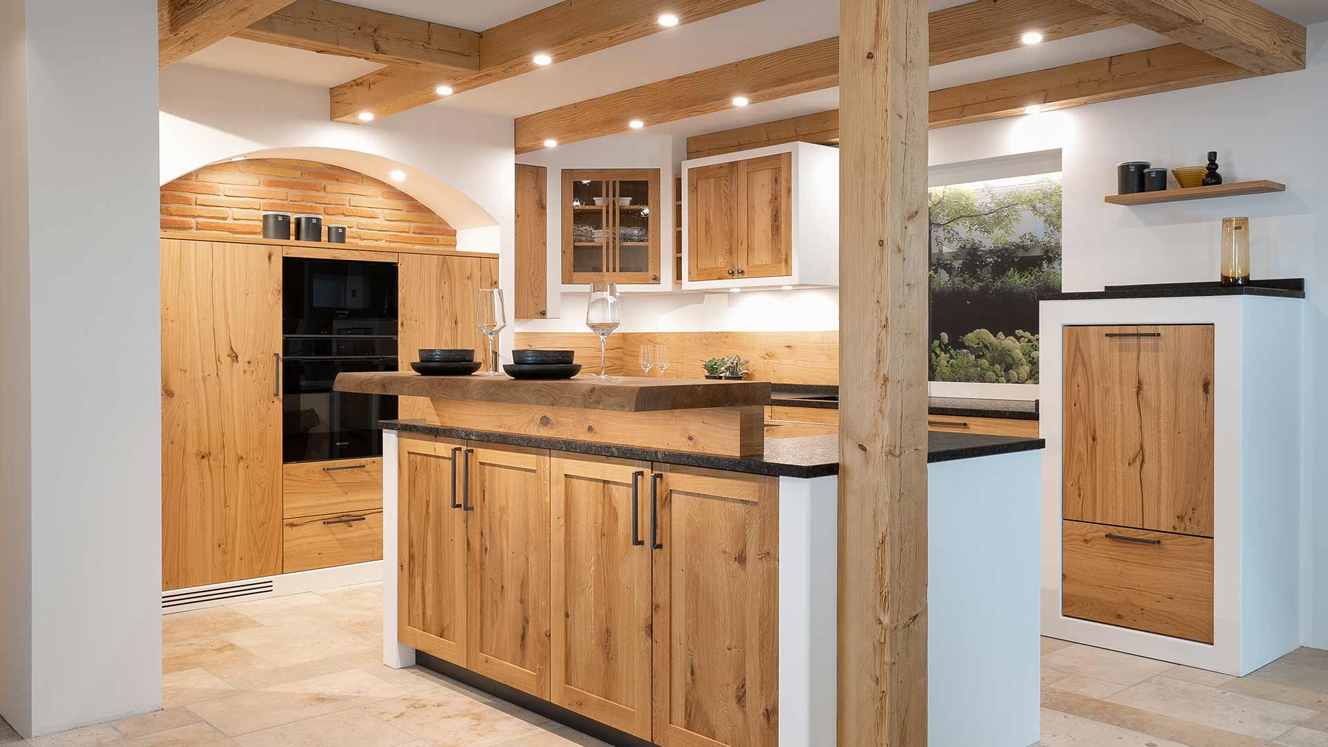 h-design Schreinerküche Cannes | Küche Landhausstil in Holz ...