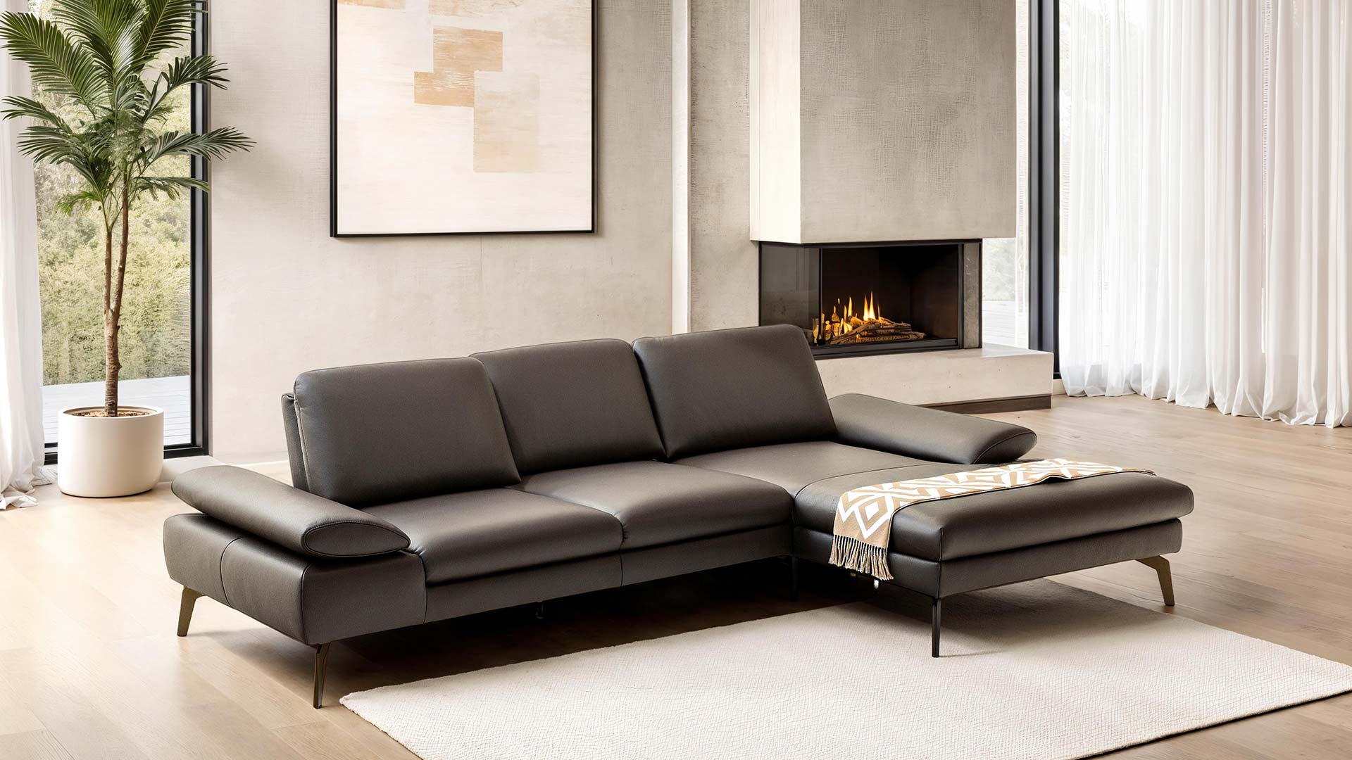 Modernes Ecksofa in braunem Leder.