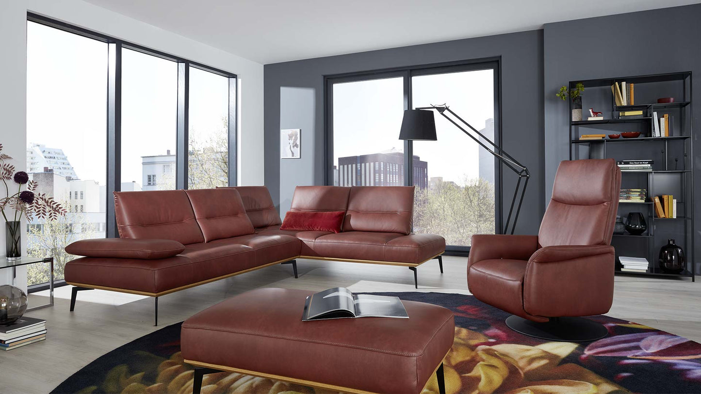 couchgarnitur-couch-sofa-leder-rot-dunkelrot-weinrot-holzrahmen-metallfuesse-fuesse-metall-sitztiefenverstellung-verstellbare-armlehnen-polstergarnitur-hocker-sessel