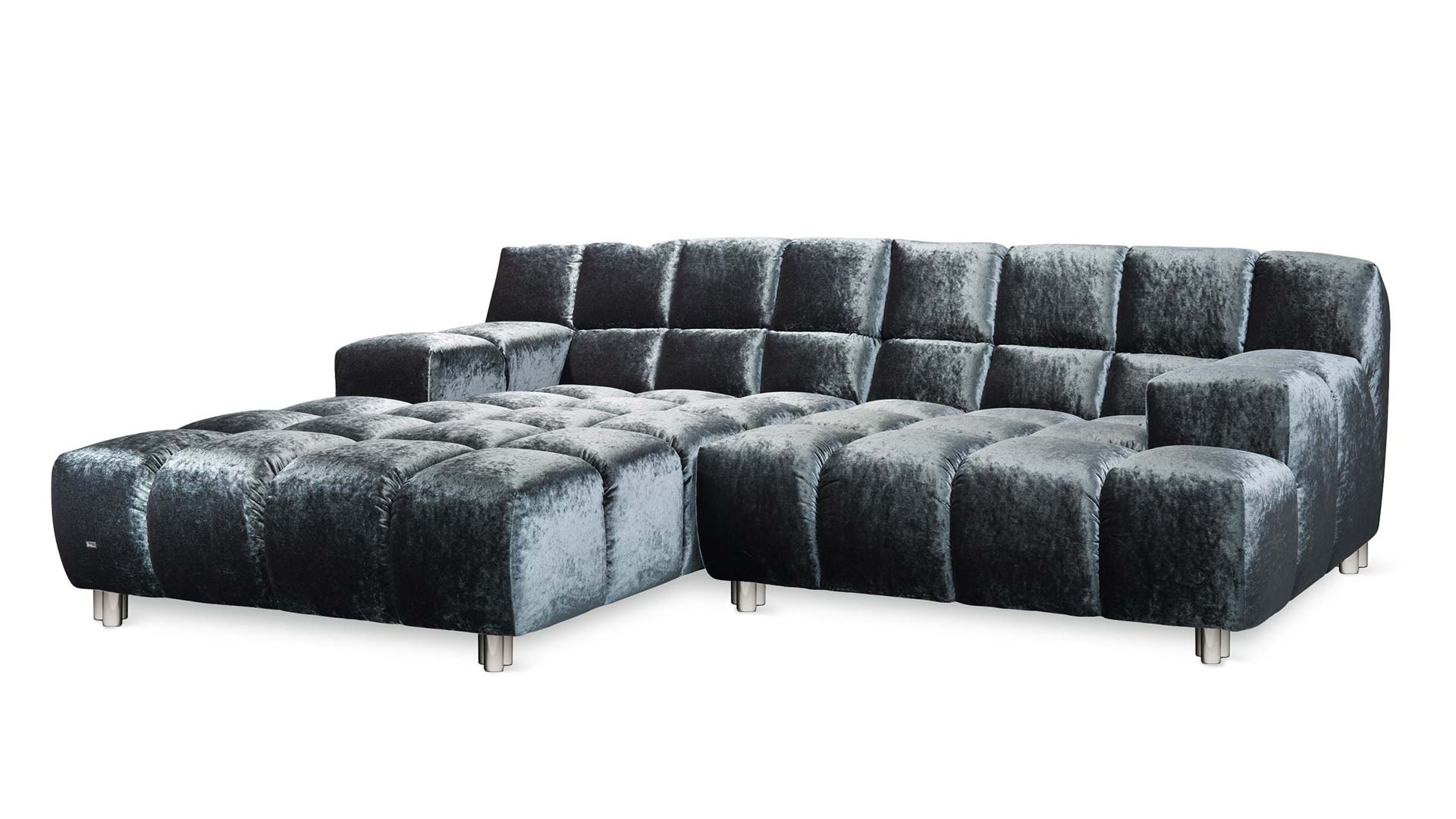 Bretz Cloud 7 Sofa in anthrazitfarbenem Velours mit silbernen Metallfüßen.